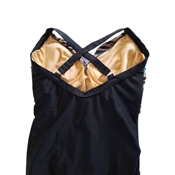 Carol Wier One Piece - Picture 5 of 5